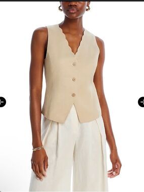 Cupid Scalloped V-Neck Sleeveless Vest in Beige Size L Retail $89